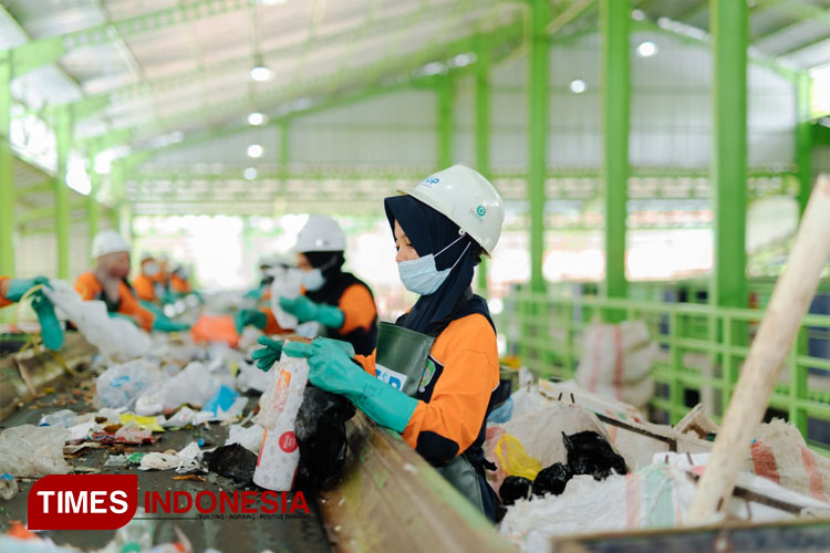 Maksimalkan Pengelolaan Sampah di Banyuwangi, TPS 3R Balak Cakup 37 Desa