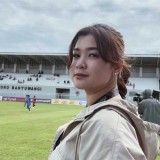 Intan Rohmatika, MC Cantik dari Banyuwangi yang Curi Perhatian Penonton PSSI Liga 4 Jatim