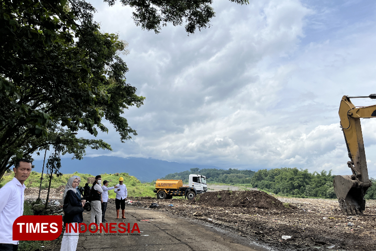 Sidak-TPA-Supit-Urang-oleh-Komisi-C-DPRD-Kota-Malang-b.jpg