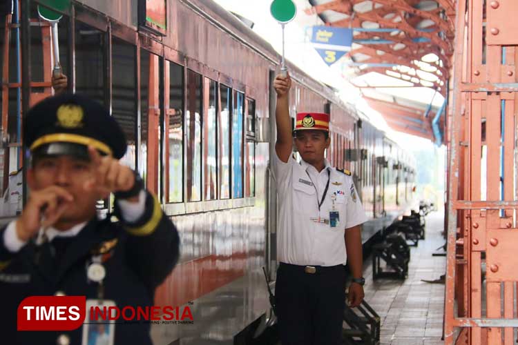 Pemberangkatan kereta api di Stasiun Blitar. (Foto: PT KAI Daop 7 Madiun)