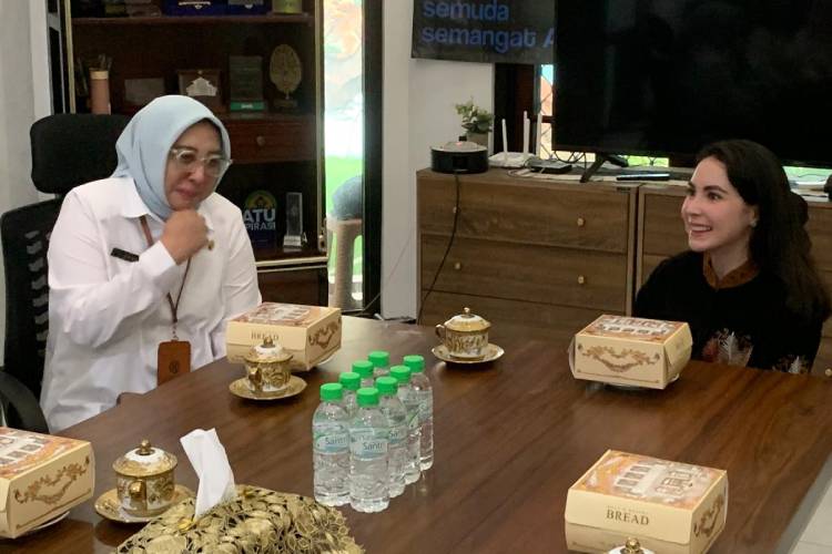 Arumi Bachsin Dinobatkan Jadi Wanita Inspiratif Pembangun Keluarga Berkualitas