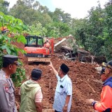 Respon Cepat Longsor Jombang, Tim BPBD Jatim Bantu Pencarian dan Evakuasi Korban