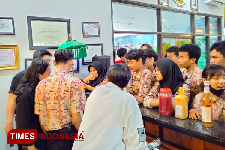 Melihat Serunya Pembekalan Seputar Dunia Perhotelan oleh Aston Inn Jemursari