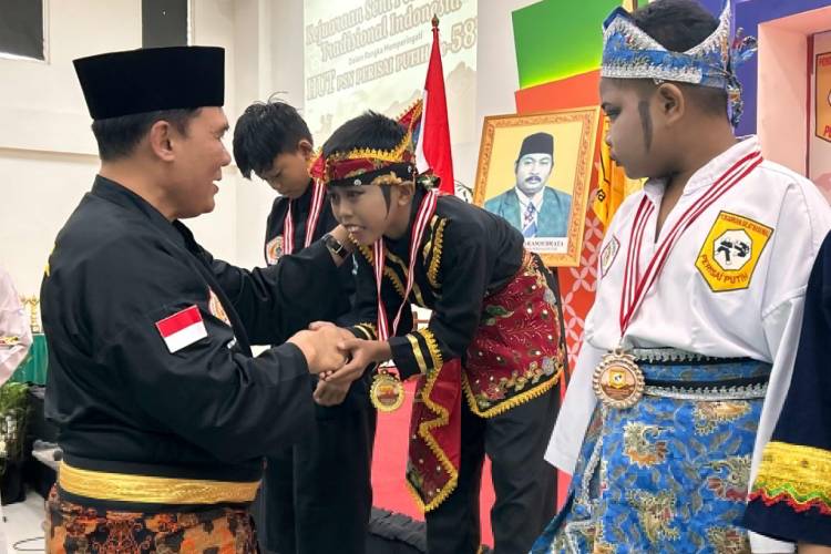 Buka Kejuaraan Perisai Putih, Ketum IPSI Jatim Bambang Haryo Tebar Bonus bagi Jawara