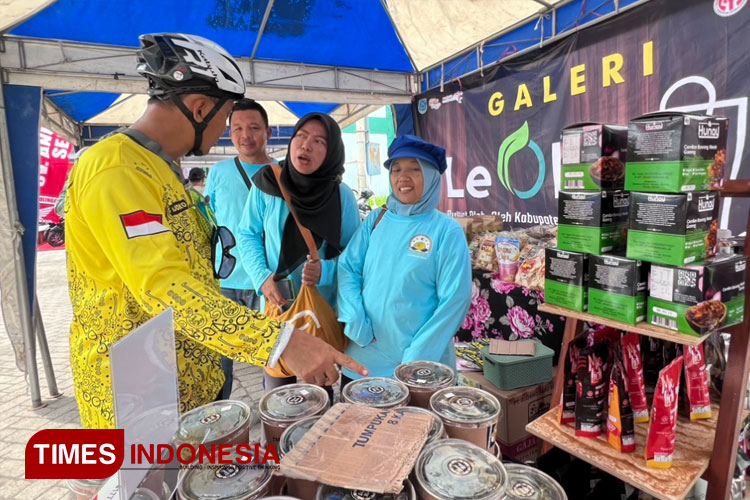 Dari Kopi hingga Bawang Goreng, UMKM Probolinggo Unjuk Gigi di Genggong Go Green Carnival