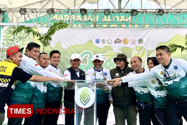 Gus Haris Rilis Desa Tematik Hijau di Acara Genggong Go Green, Hadiah Capai Miliaran Rupiah