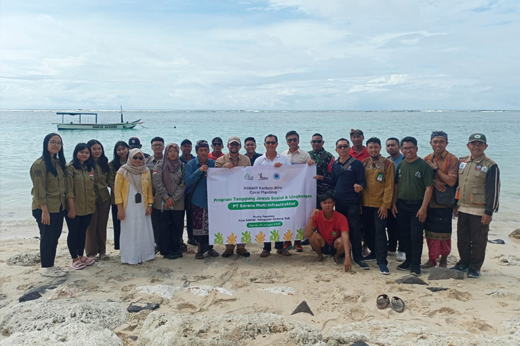 PT SMI Gandeng LMI dalam Aksi Tanam Terumbu Karang di Bali