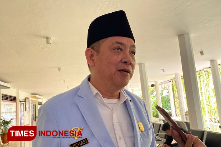 Demokrat Banyuwangi Bagi-bagi Tiket Gratis Persewangi Banyuwangi vs Persenga Nganjuk