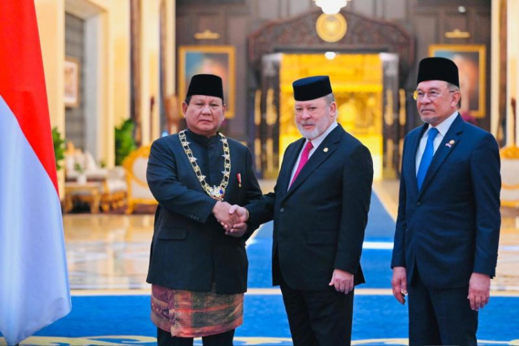 Presiden Prabowo Dianugerahi Tanda kehormatan Tertinggi Kerajaan Johor Malaysia