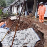 Sumbatan Sampah Picu Luapan di Jalur Karanglo Malang, Longsor Gerus Kawasan Kasembon