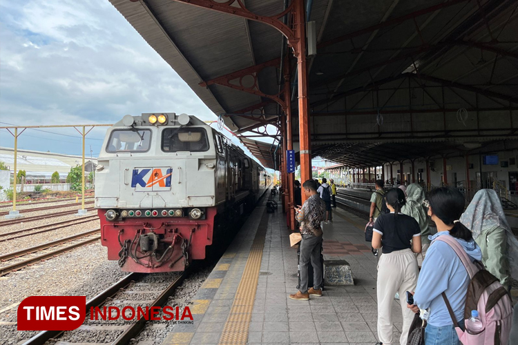 Dampak Banjir Semarang, Sejumlah Perjalanan KA Memutar