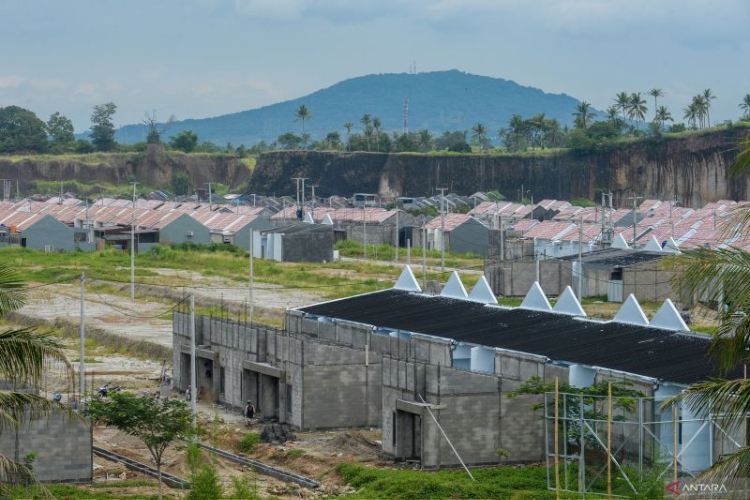 OJK Dorong Industri Asuransi Garap Potensi dari Program 3 Juta Rumah dan MBG