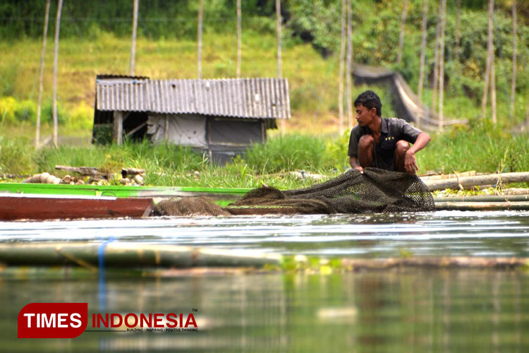 Petani Bendungan Karangkates Minta Perlindungan Bupati Malang Soal Proyek PLTS