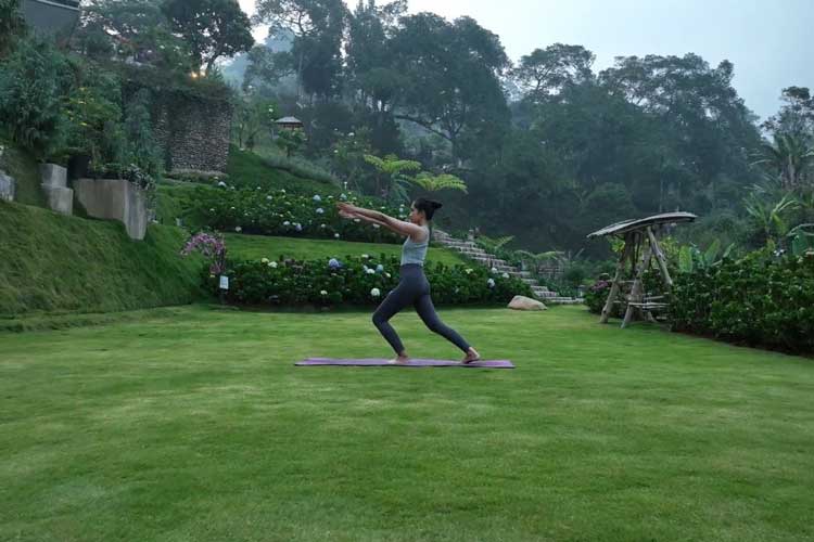 Yoga-2.jpg