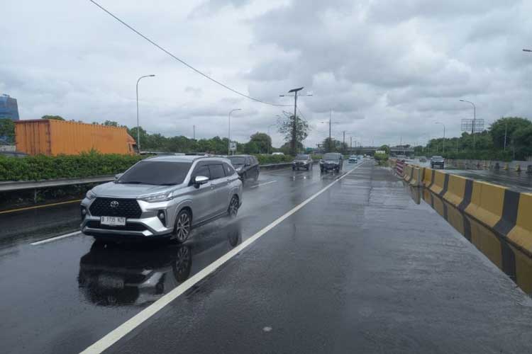 Genangan di Ruas Tol Sedyatmo, Jasa Marga Imbau Pengguna Jalan Manfaatkan JORR 2 Menuju Bandara Soetta