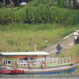 Tak Hanya Keramba, Kapal Transportasi Terancam Proyek PLTS di Malang