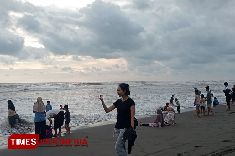 Wisata-Pantai-Parangtritis-3.jpg