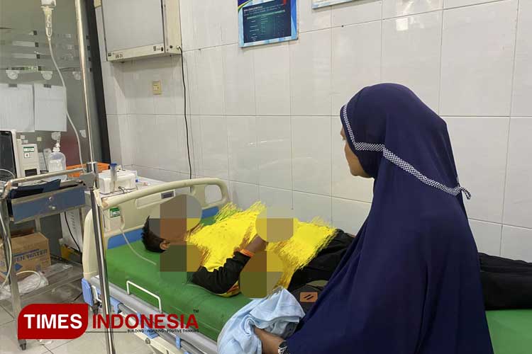 Lima Pengguna Jalan di Bondowoso Alami Luka Akibat Tertimpa Pohon