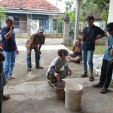 Mahasiswa UIN Malang Latih Petani di Desa Plandi Buat Pestisida Murah dan Aman