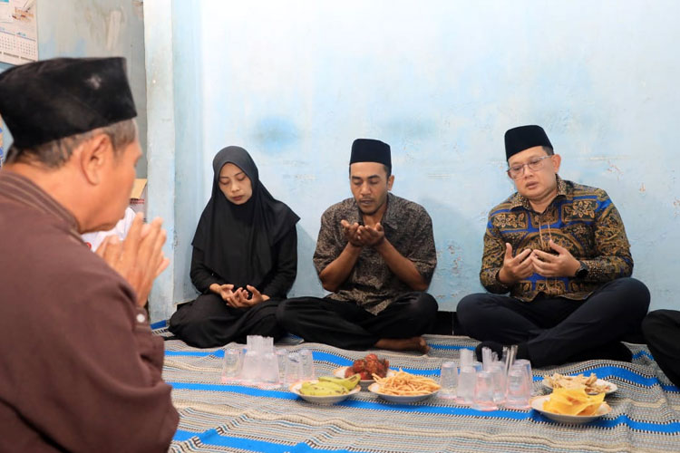 Takziah ke Rumah Siswa SMPN 7 Mojokerto, Pj Gubernur Adhy Bakal Evaluasi Program Study Tour