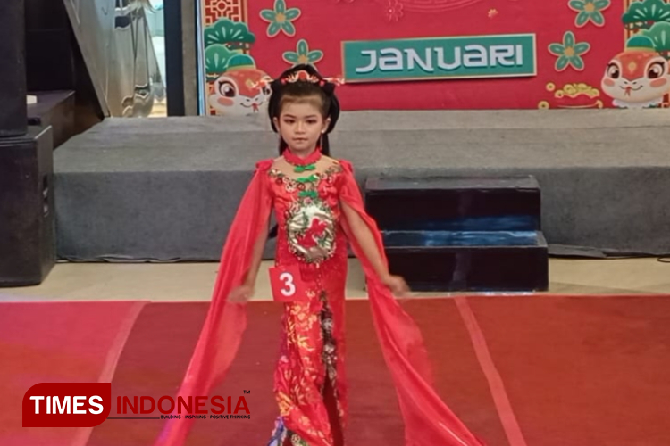 Meriahnya Suasana Imlek dengan Ajang Kids Cheongsam Fashion Competition di Lippo Plaza Jember