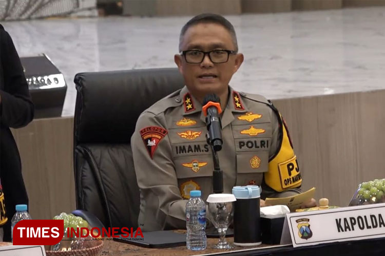 Dapat Kado Bintang, Kapolda Jatim Irjen Pol Imam Sugianto Jabat Astamaops