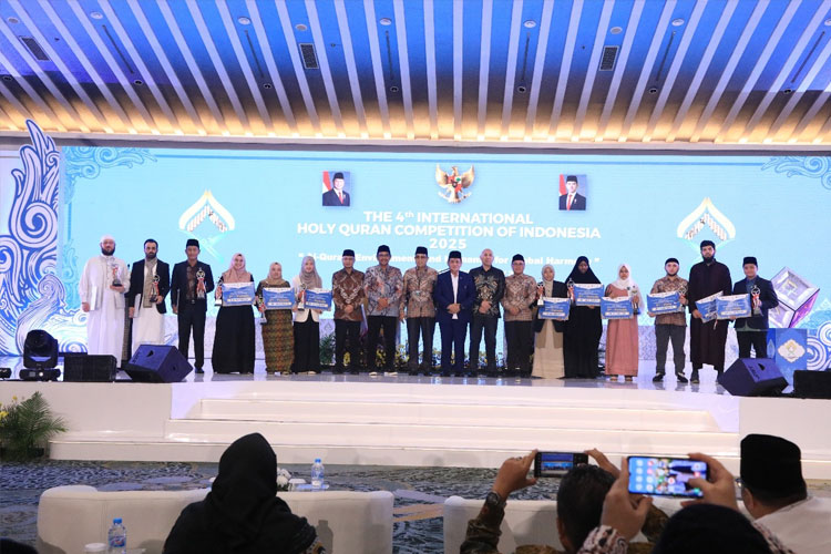 Para pemenang MTQ Indonesia ke-IV. (FOTO: dok. Kemenag)