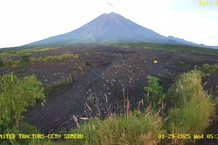 Demi Keamanan Warga, Alat Pemantau Gunung Semeru Ditambah