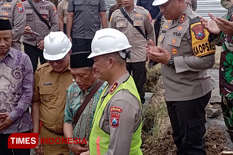 Peletakan Batu Pertama Pembangunan Mako Satpolairud Polres Malang di Sendangbiru