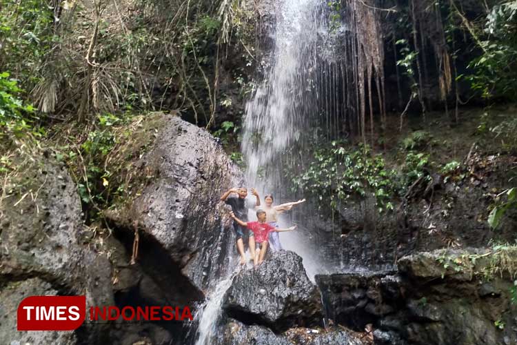 Curug Putri Balokang yang eksotis dan memanjakan mata. (Foto: Susi/TIMES Indonesia)