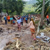 Banjir Bandang Terjang Situbondo, Warga Keluhkan Minimnya Respons Pemerintah