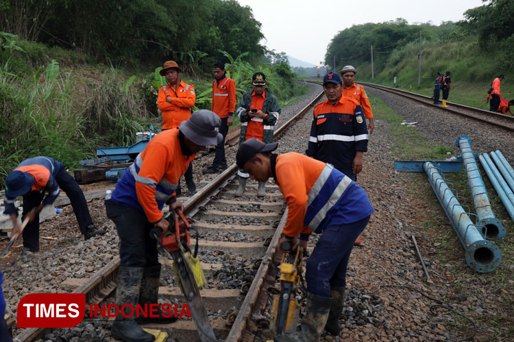 KAI Daop 2 Bandung Siapkan Langkah Antisipatif Hadapi Cuaca Ekstrem Februari 2025