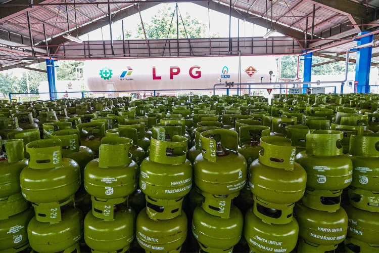 Ilustrasi stok LPG 3kg di pangkalan resmi. (Foto: Pertamina Patra Niaga Jatimbalinus/TIMES Indonesia)