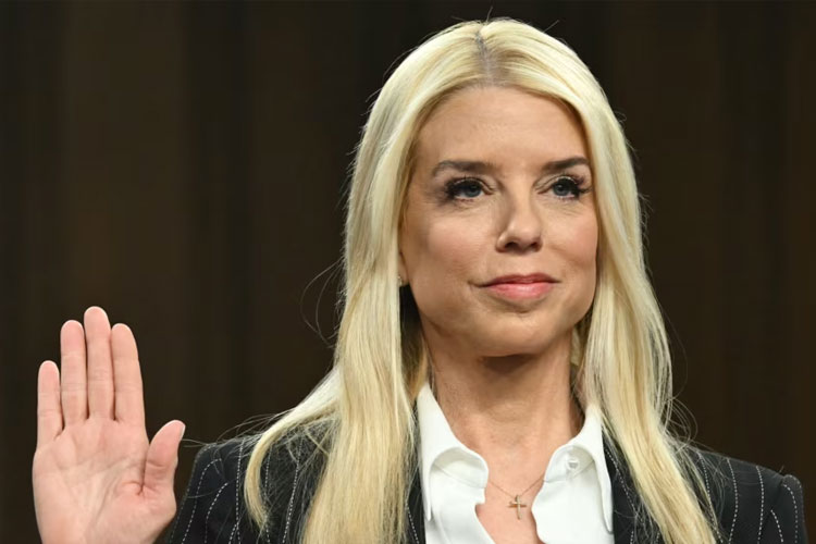 Senat Kukuhkan Pam Bondi sebagai Jaksa Agung AS yang Baru