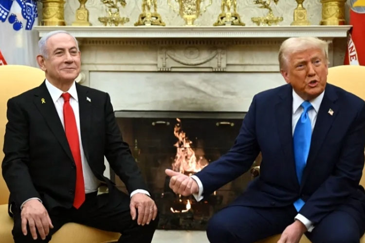 Presiden AS, Donald Trump saat bertemu dengan Perdana Menteri Israel, Benjamin Netanyahu.(FOTO: Al Jazeera/Reuters).