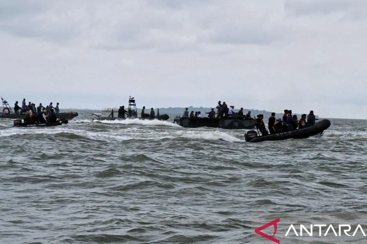 NI AL Selesaikan Pembongkaran Pagar Laut di Perairan Tanjung Pasir Tangerang