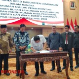 DPRD Lamongan Tetapkan Yuhronur Efendi-Dirham Akbar Aksara sebagai Bupati dan Wakil Bupati Terpilih