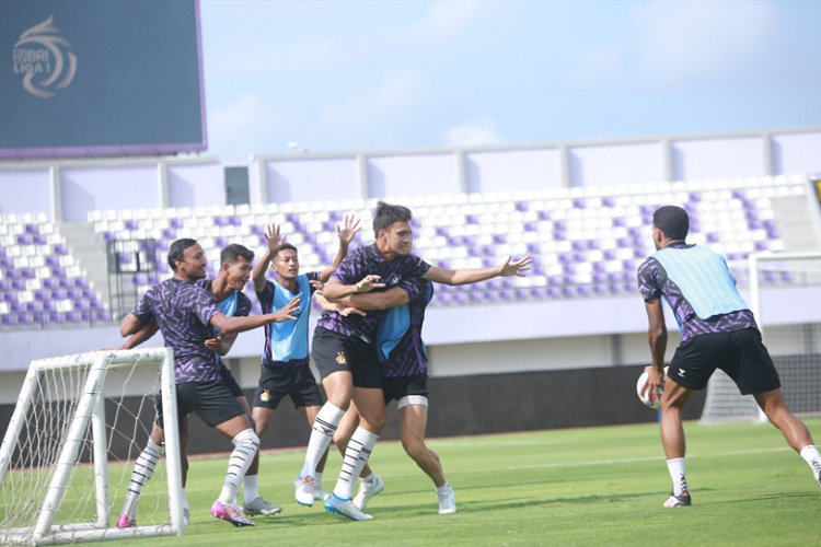 Skuad Persik Kediri saat tengah berlatih (Foto : dok Persik)