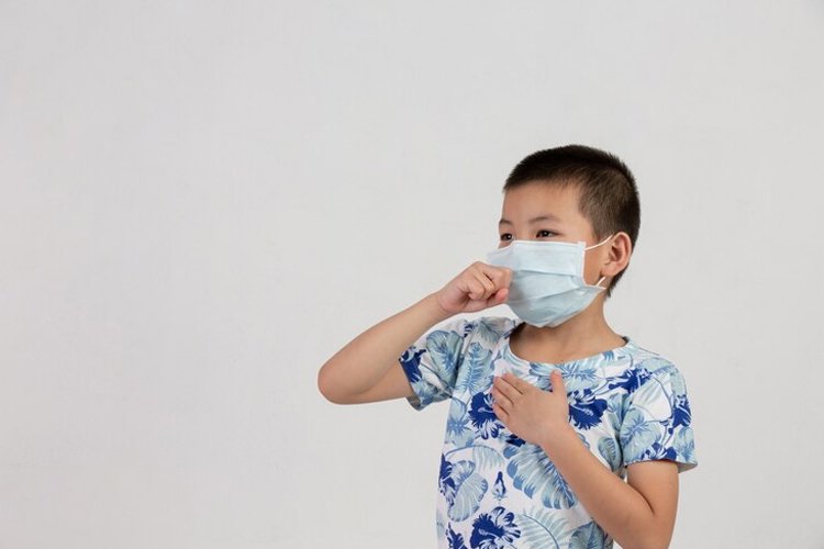 Ilustrasi. Pneumonia pada anak. (Foto: Freepik)