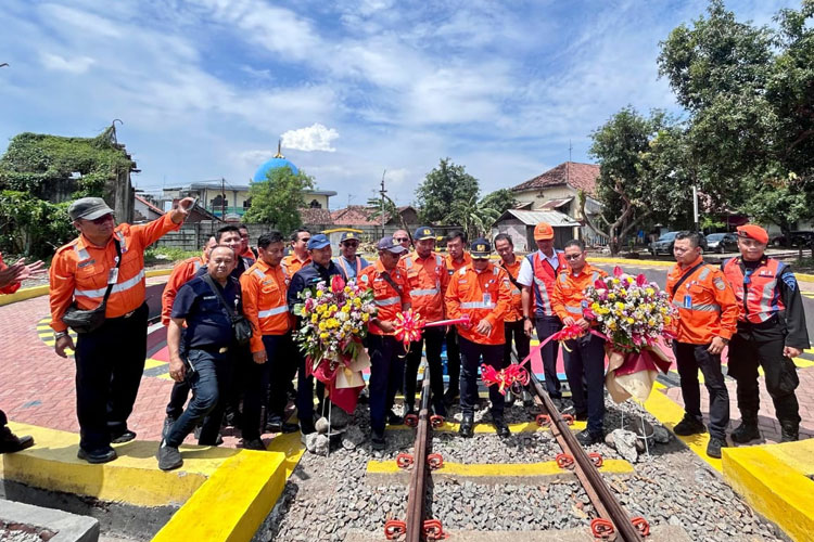 Jembatan-Putar-di-Stasiun-Bangil-b.jpg