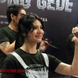 Film Petaka Gunung Gede: Nyambung Sejak Awal, Mudahkan Chemistry Persahabatan Arla Ailani - Adzana Ashel