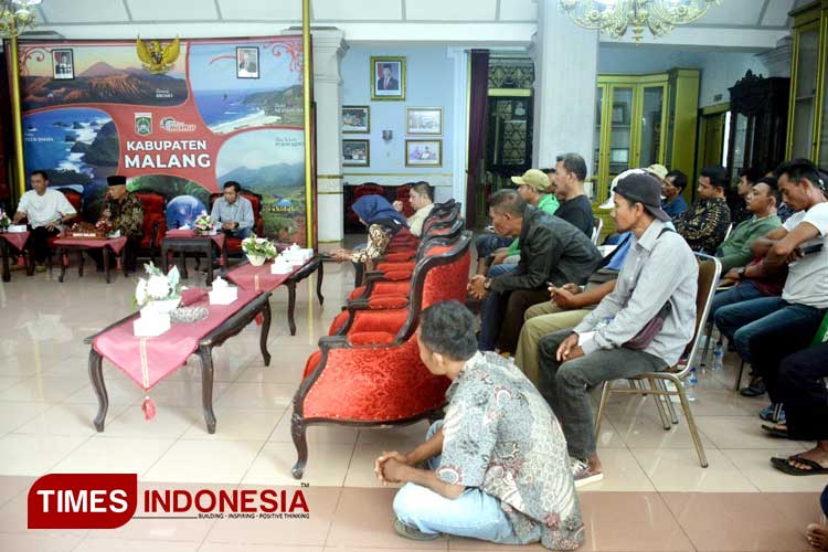 Temui Bupati Malang, Petani Ikan Tawar KJA di Bendungan Karangkates Minta Kejelasan Proyek PLTS Terapung