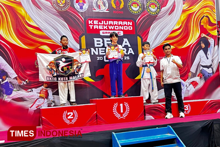 Enrique-Raharja-meraih-dua-medali-emas-di-Kejurnas-Taekwondo-Bela-Negara-2025-b.jpg