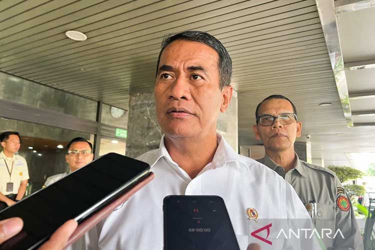 Menteri Pertanian Andi Amran Sulaiman diwawancara awak media di Jakarta. (Foto: ANTARA/Harianto)