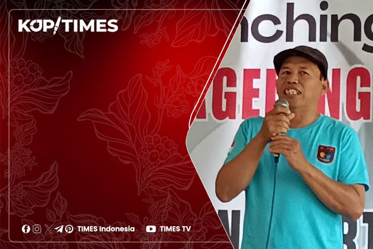 Narwan, S.Pd., PNS yang Aktif dalam Dunia Jurnalistik Sekaligus Kabiro Media Online di Magelang.