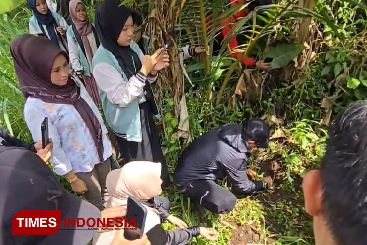 Kolaborasi KKN Unzah dan DPRD Kabupaten Probolinggo: Vetiver, Peluang di Daerah Rawan Longsor