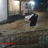 Banjir Terjang Desa Cisetu Majalengka, Rumah Warga Terendam Air Hingga Satu Meter