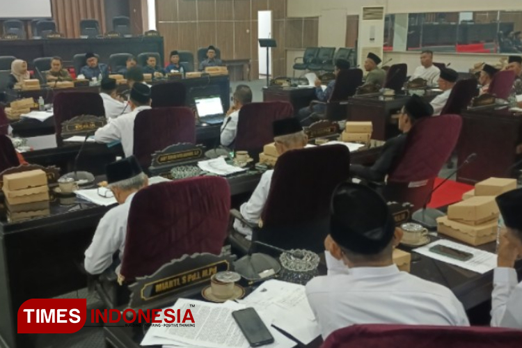 Penghulu di Bondowoso Ngadu ke DPRD Syarat Akta Kelahiran Menyulitkan Warga yang Akan Menikah