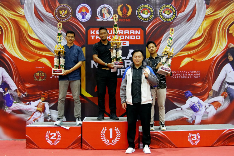 F1-Club-Taekwondo-MalangJuara-Umum-Dua-Kategori-Festival-b.jpg