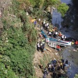 Bus Terjun dari Jembatan di Guatemala City, 51 Orang Tewas